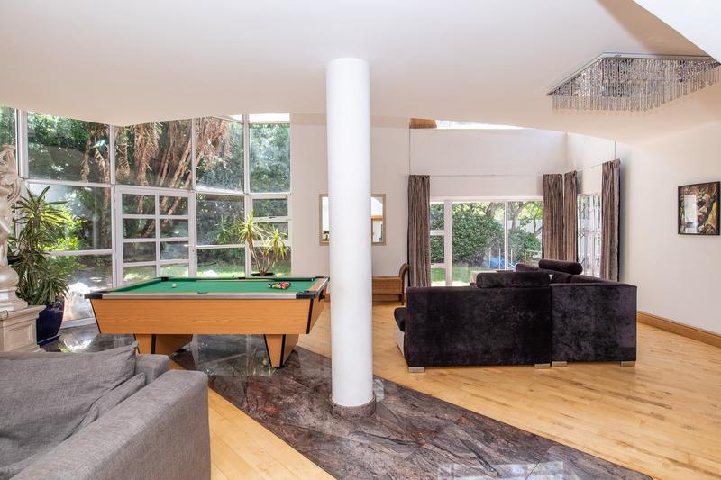 To Let 4 Bedroom Property for Rent in Constantia Western Cape